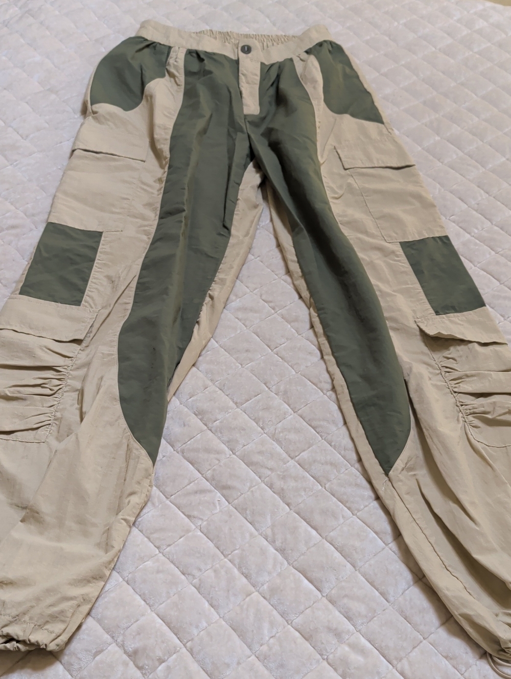 Two-Tone Cargo Joggers in Olive and Beige